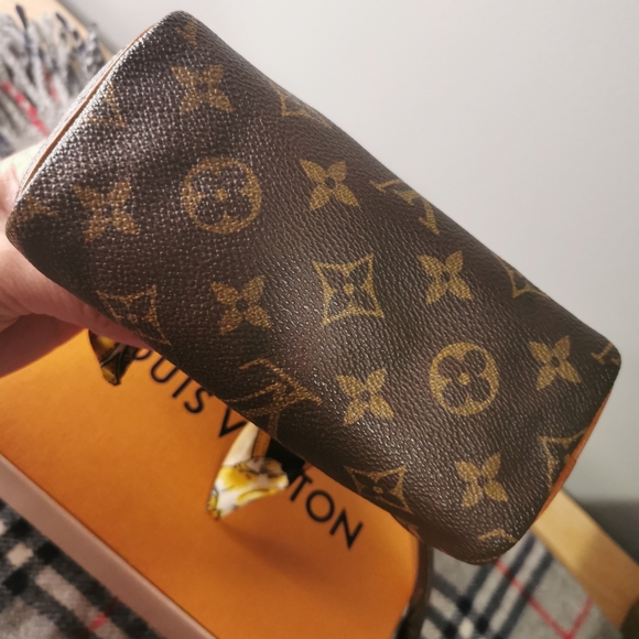 (Sold)100% Authentic LV Mini  Monogram Crossbody Bag - Picture 5 of 16